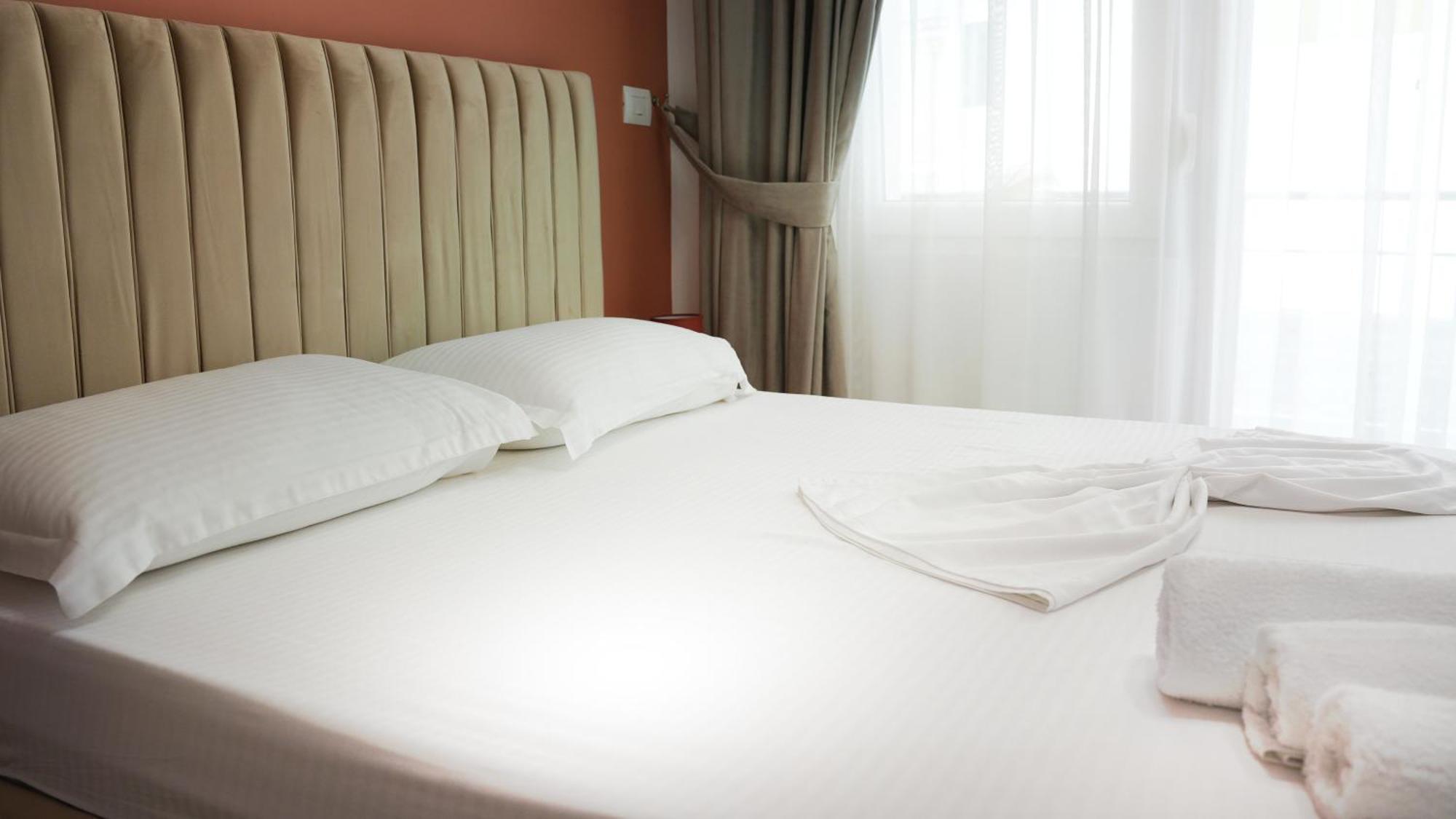 Hotel Luris Golem  Ngoại thất bức ảnh
